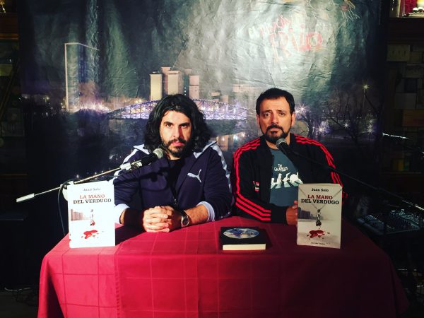 Juan Solo y JJ Vaquero en El rincón del erizo - Valladolid - Presentación La mano del verdugo - Juan Solo - JJ Vaquero - Comando Pucela